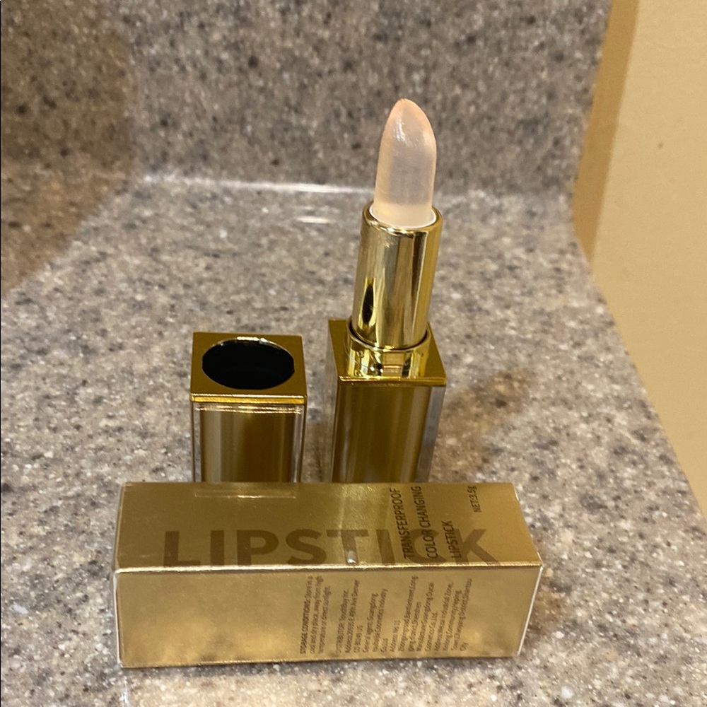 Transfer Proof Color Changing Lipstick - Picture 9 of 9